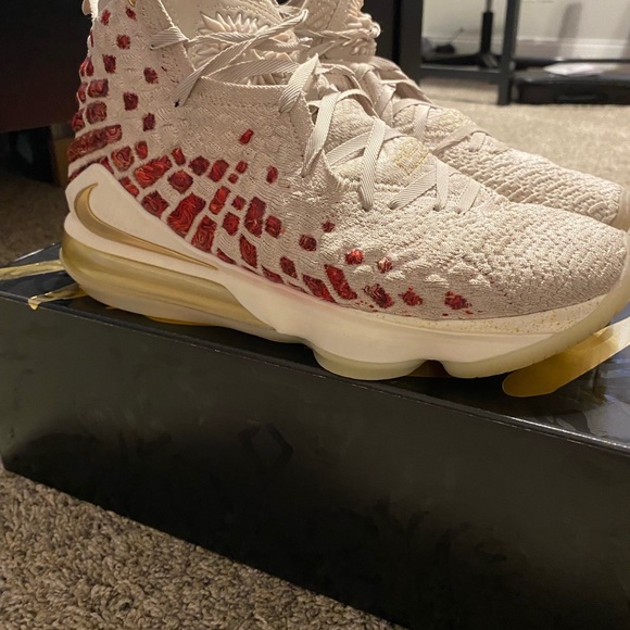 Lebron XVII PRM basketball shoes - Picture 3 of 5